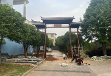 湖北咸寧農(nóng)家樂(lè)簡(jiǎn)易防腐木門(mén)樓牌坊